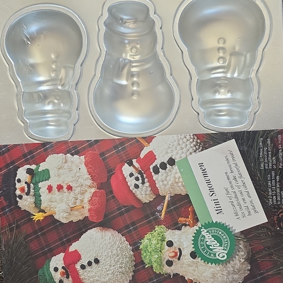 Set Of 2 Wilton Silver Bunny Cake Pan And Snowman Easter Christmas - Picture 4 of 5